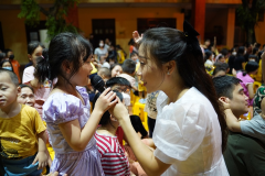 Hà Nội: Hơn 1000 em nhỏ đến chùa vui Tết Trung thu